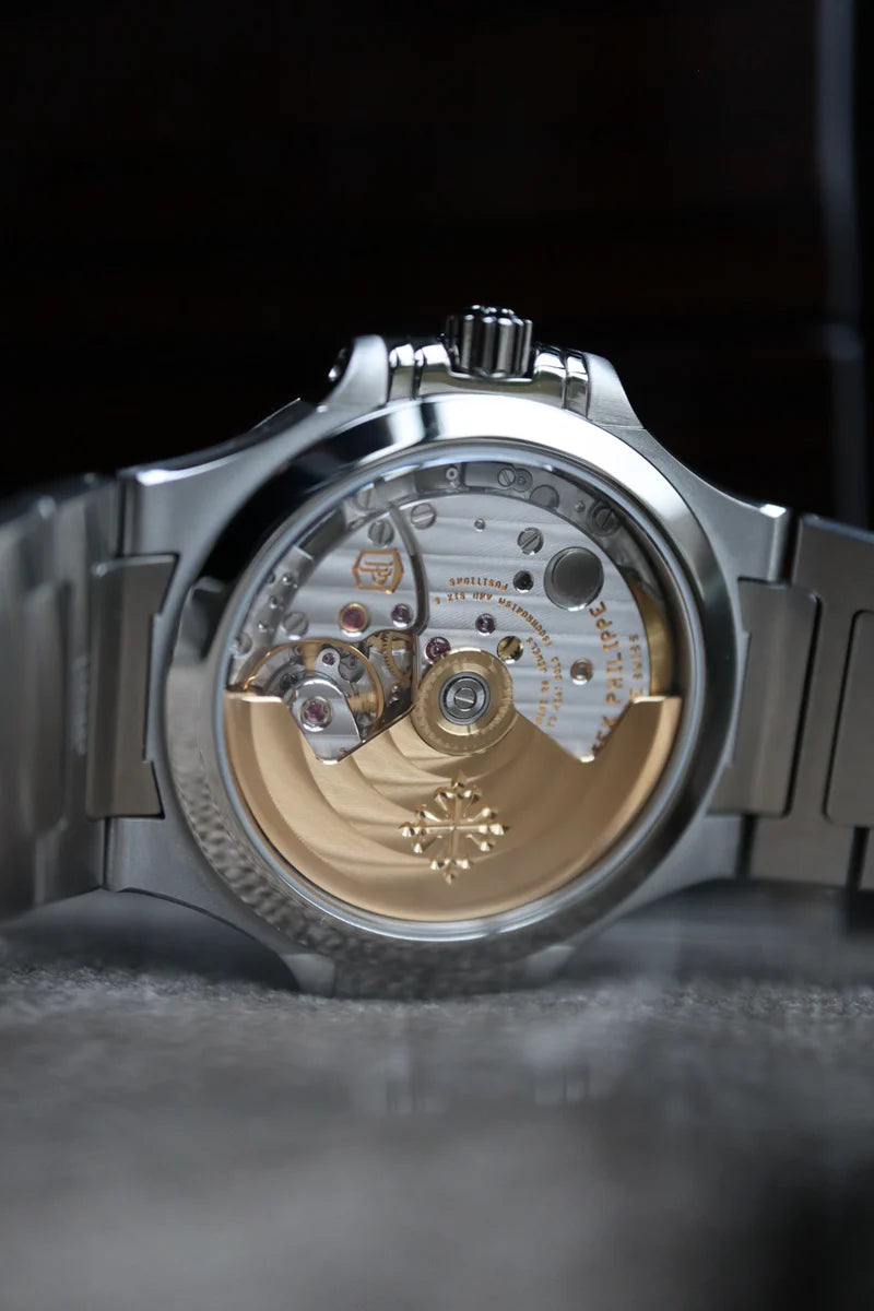Patek Style – Nautilus Elegance 7118