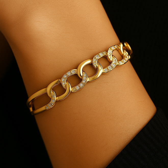 La Chaîne – by MAYSA